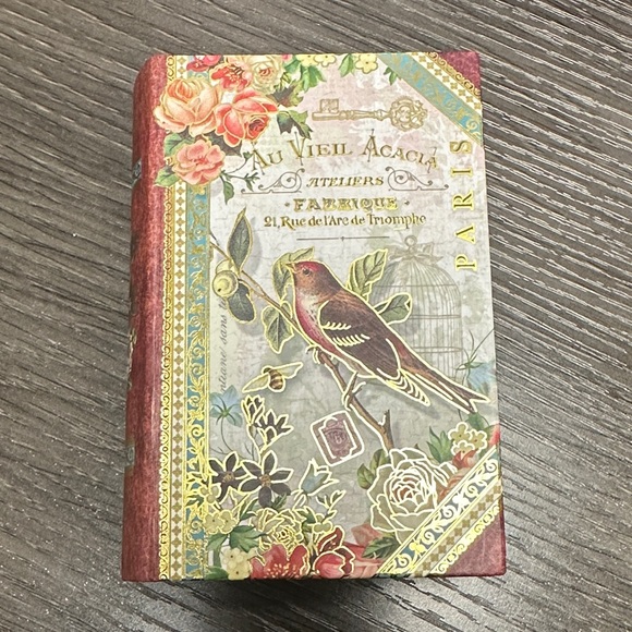 Punch Studio Rose Soap in keepsake box roses flowers bee red bird - Picture 1 of 1